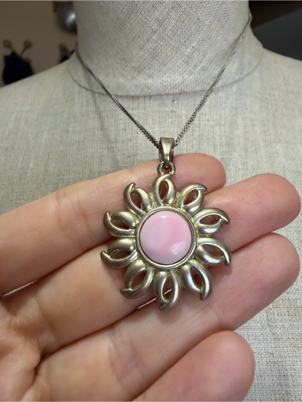 Vintage Sterling Silver Pink Queen Conch Sunburst Pendant Necklace Boho 925